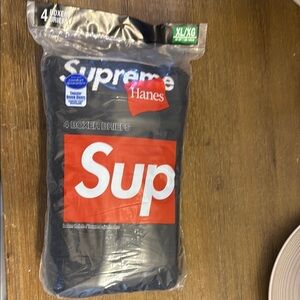 Supreme Hanes Boxer Briefs - Black